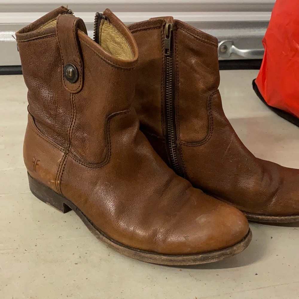Frye brown leather Chelsea boots